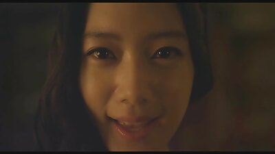 Porking Mandy Muse ពីខាងក្រោយនៅពេលពួកគេដើរលេងនៅមាត់អាង