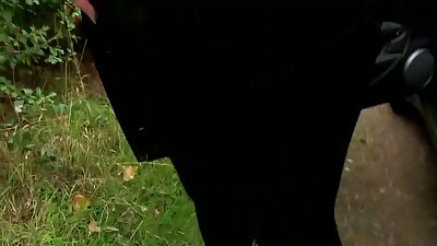 Sweetie with trimmed pussy ផ្តល់ឱ្យ blowjob និងរួមភេទក្តៅជាមួយបុរស
